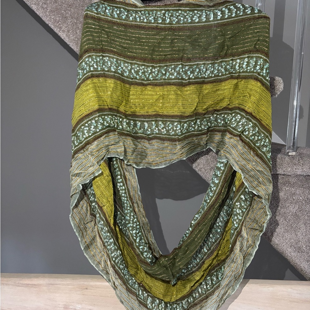 Elegant Green and Yellow Striped Scarf